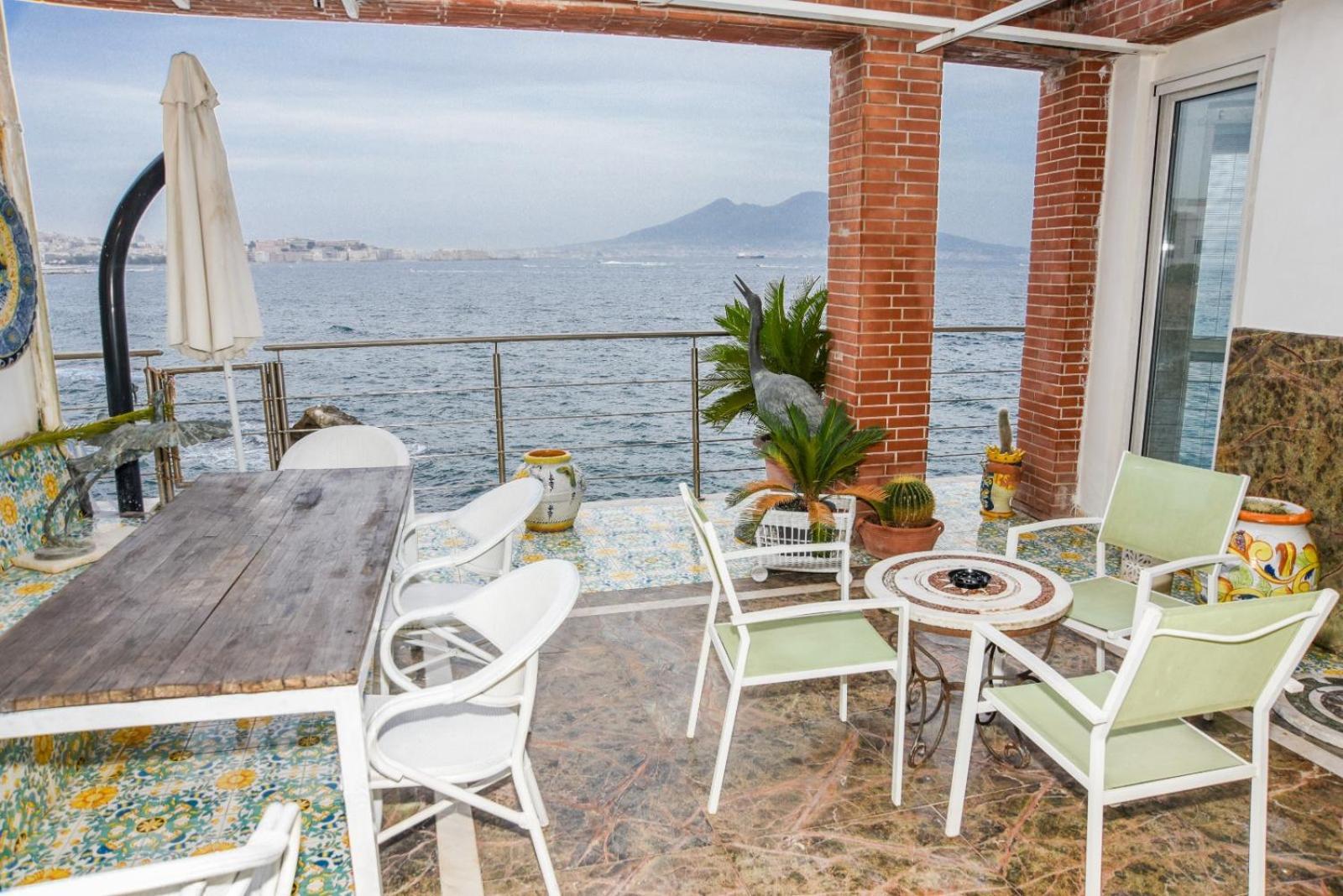 Appartamento La Casa Sul Mare Napoli Esterno foto