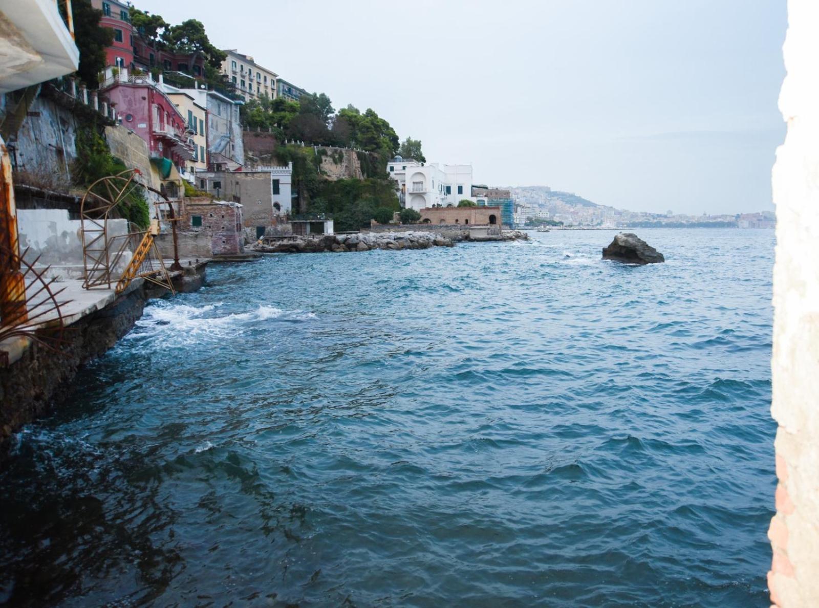 Appartamento La Casa Sul Mare Napoli Esterno foto