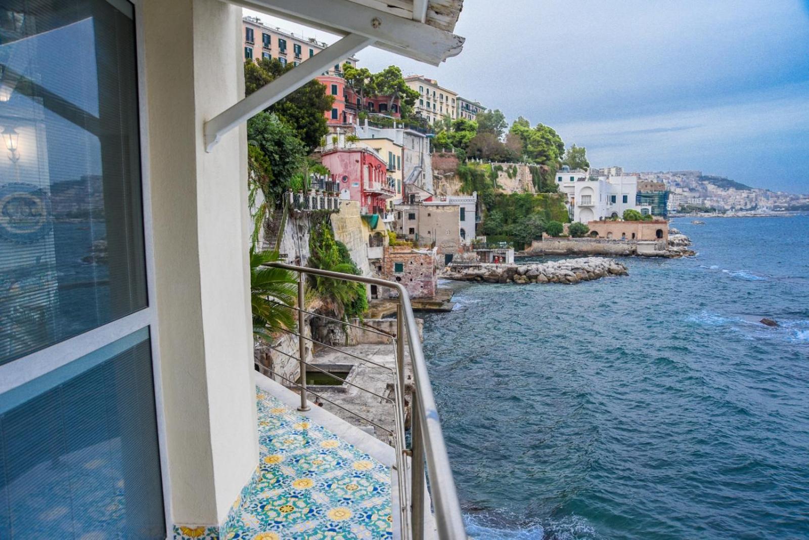 Appartamento La Casa Sul Mare Napoli Esterno foto
