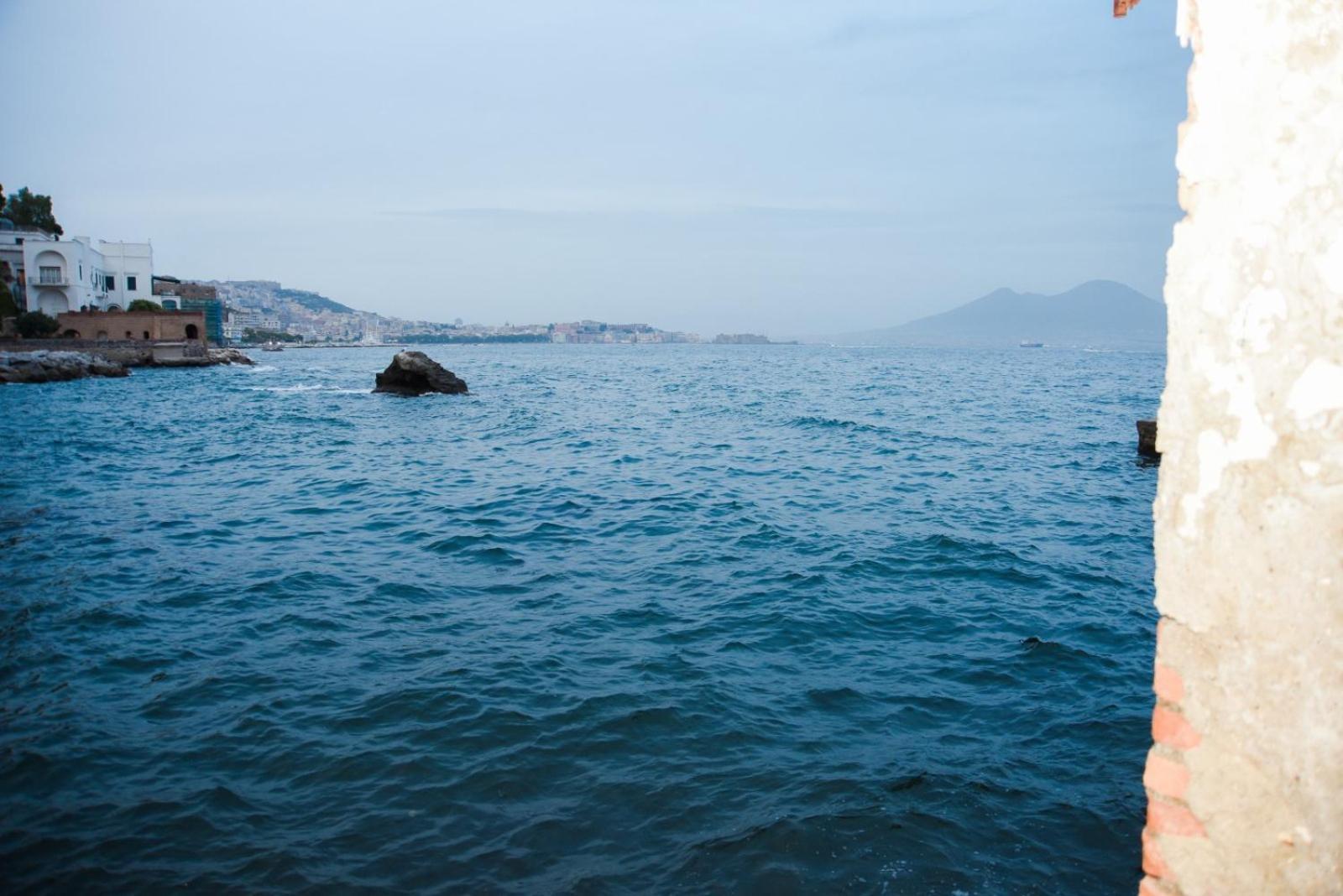 Appartamento La Casa Sul Mare Napoli Esterno foto