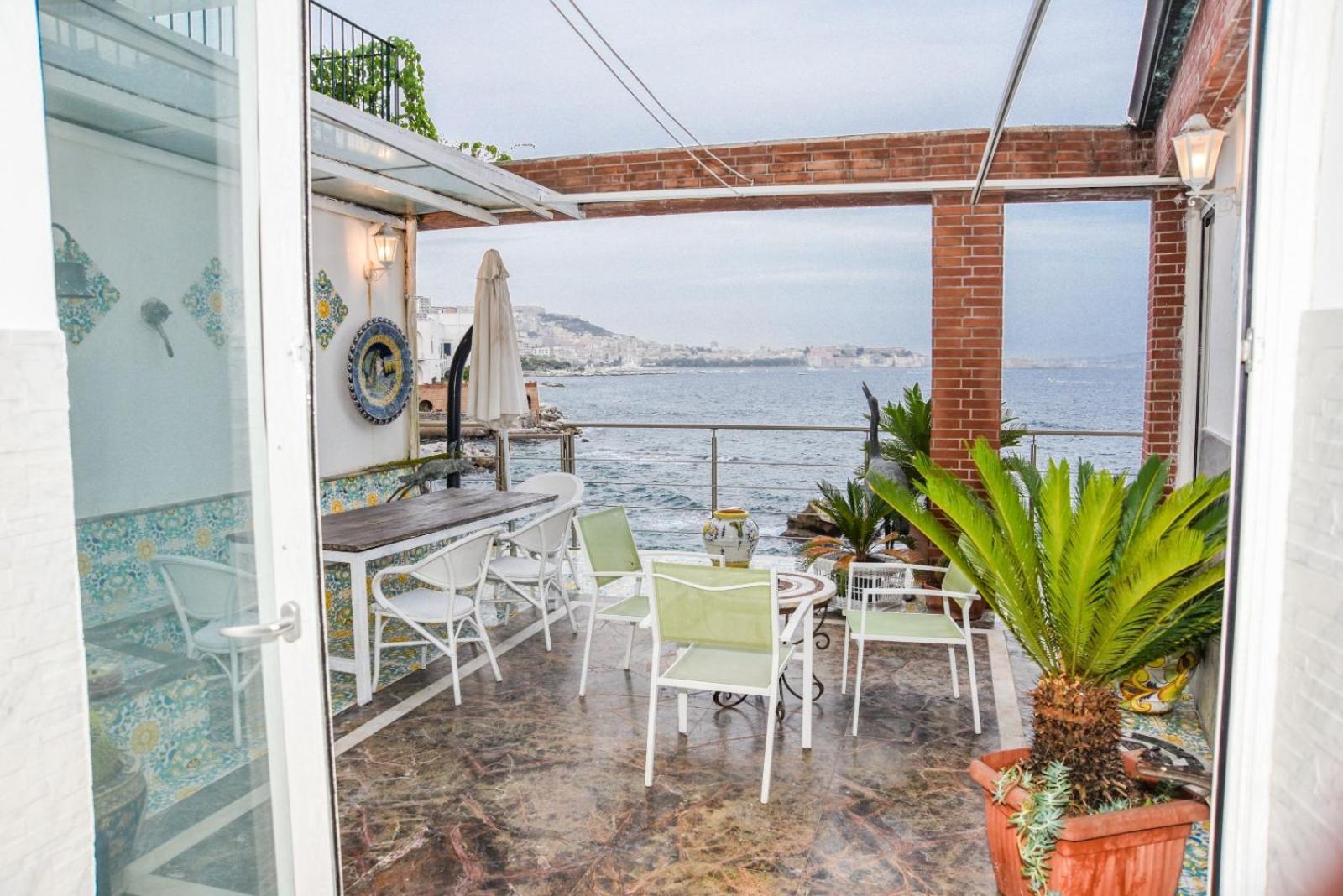 Appartamento La Casa Sul Mare Napoli Esterno foto