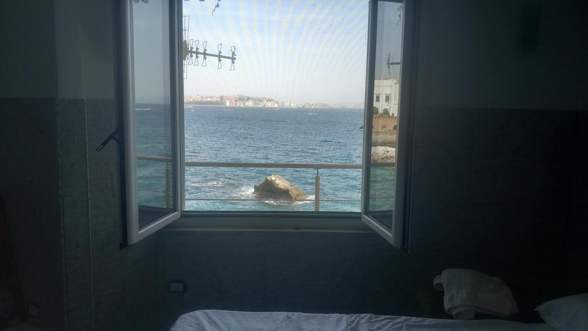Appartamento La Casa Sul Mare Napoli Esterno foto